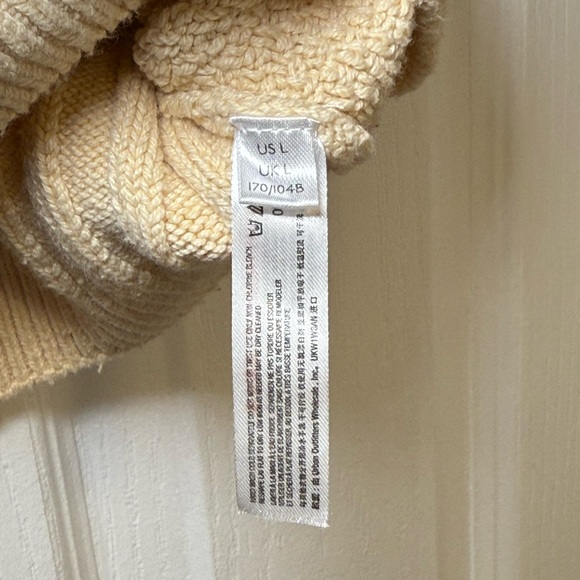 Free People - Casual Preppy Warm Cropped Cream Cable Knit Short Sleeve Sweater - Picture 6 of 7